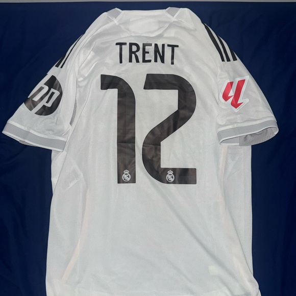 Real Madrid 25/26 Home Jersey - Picture 2 of 3